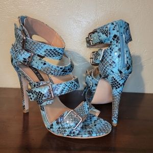Ballard zipper heel